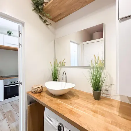 Lovely Modern With An Incredible View * 아데제